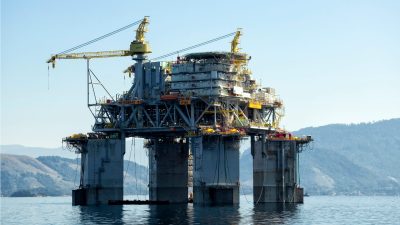 Plataforma P-61 da Petrobras