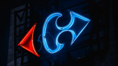 Logo do Carrefour, empresa que rescindiu contrato com fundo imobiliário (FII) BRCO11
