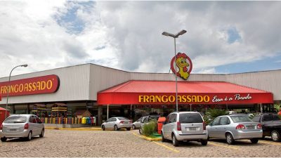 Fachada de unidade da rede Frango Assado, do grupo IMC