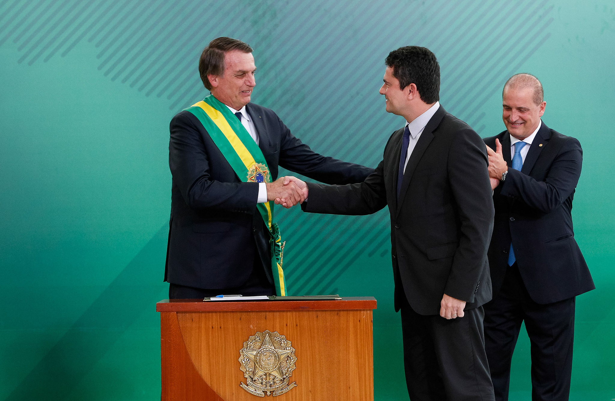 O presidente Jair Bolsonaro ao lado do ministro da Justiça Sergio Moro