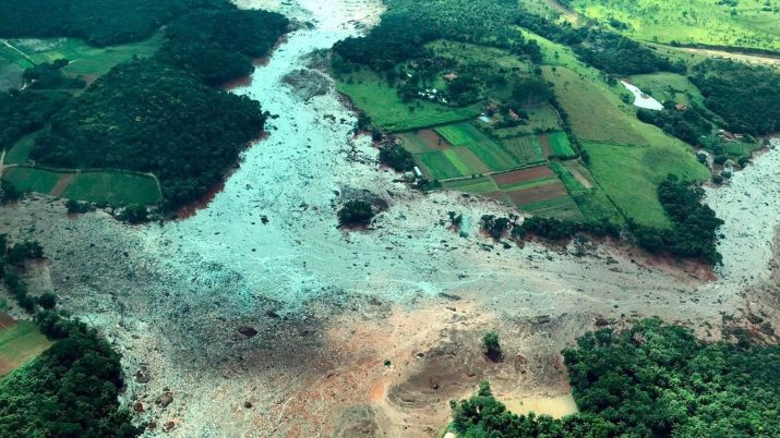 Sobrevoo da área atingida pelo rompimento da barragem da Vale em Brumadinho