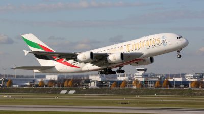 A380 Superjumbo, da Airbus, decola