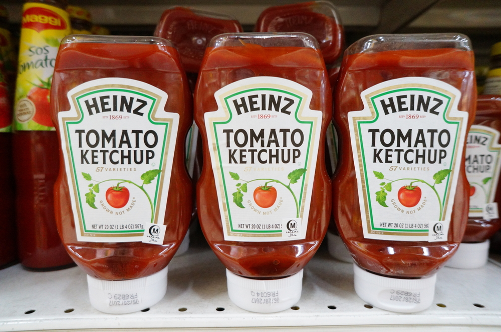 Frascos de ketchup Heinz