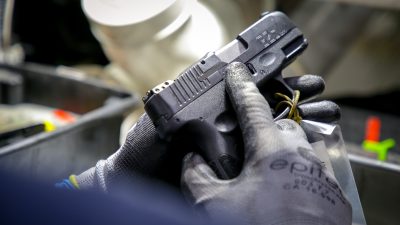 Visita a fábrica de armas da Taurus Armas, na cidade de São Leopoldo/RS