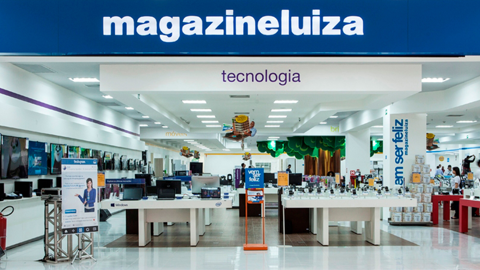 Fachada do Magazine Luiza, concorrente de Via e Americanas