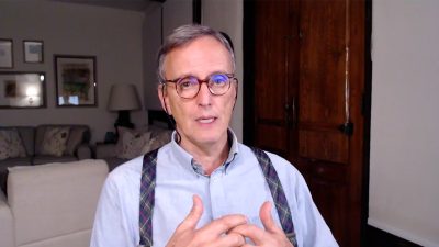 Frame da série De Olho no Gráfico com Fausto Botelho