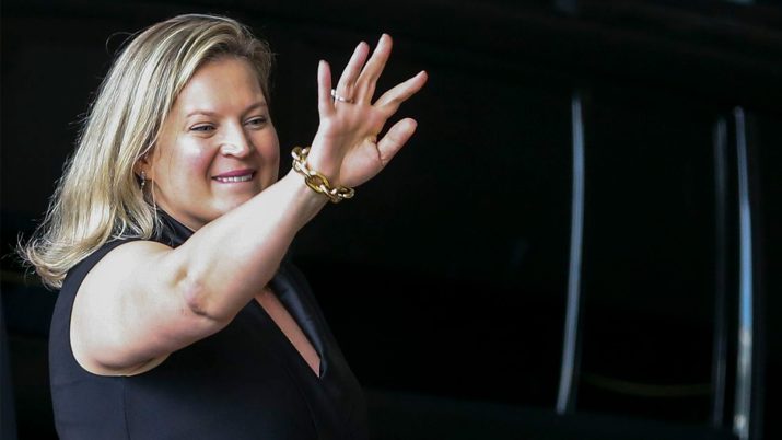 Deputada Federal Joice Hasselmann, do PSL, no Centro Cultural Banco do Brasil (CCBB), após reunião com Bolsonaro e a equipe de transição.