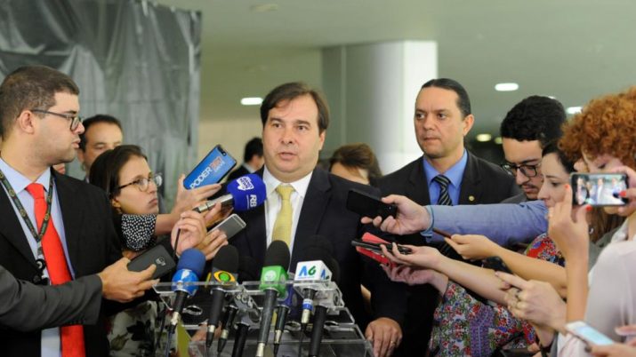 Rodrigo Maia concede entrevista na Câmara dos Deputados