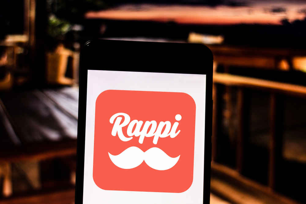 Celular com logo da Rappi