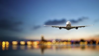 Avião nos céus