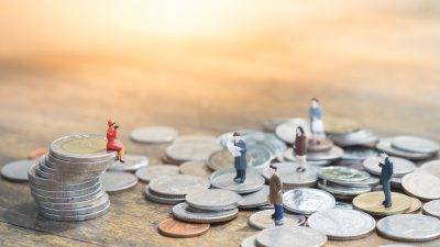 miniaturas e moedas