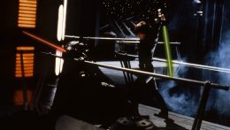 Quanto você pagaria por um sabre de luz original de Star Wars? Item alcança quase R$ 20 milhões em leilão
