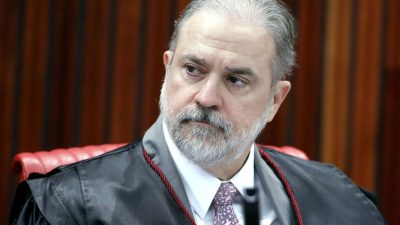 Augusto Aras durante sessão plenária do TSE, em abril de 2019.