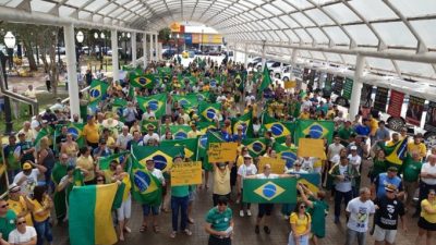 Manifestação pró-governo no Paranáem