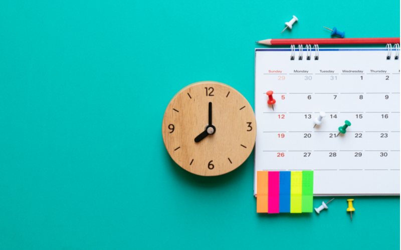 calendário; semana de quatro dias