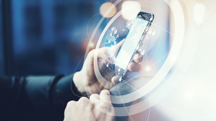 Imagem mostra celular com efeitos especiais