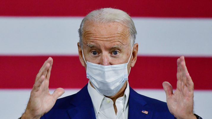 Biden de máscara