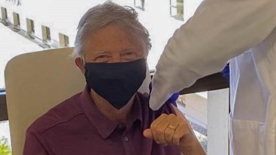 Bill Gates vacinado