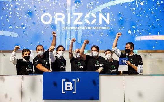 Executivos da Orizon (ORVR3) na estreia das ações na B3