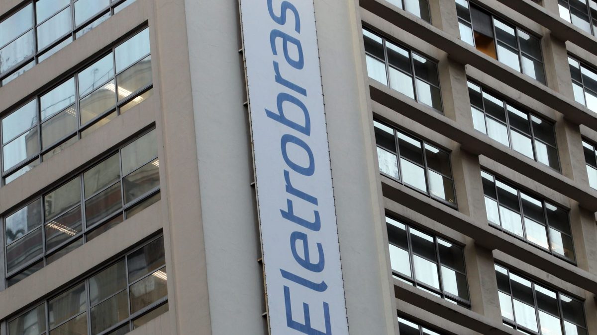 Fachada da Eletrobras (ELET3), que deve ter sua privatização analisada pelo TCU