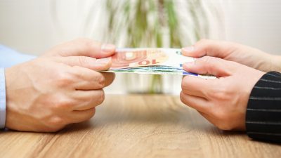 Man,And,Woman,Are,Fighting,Over,Money