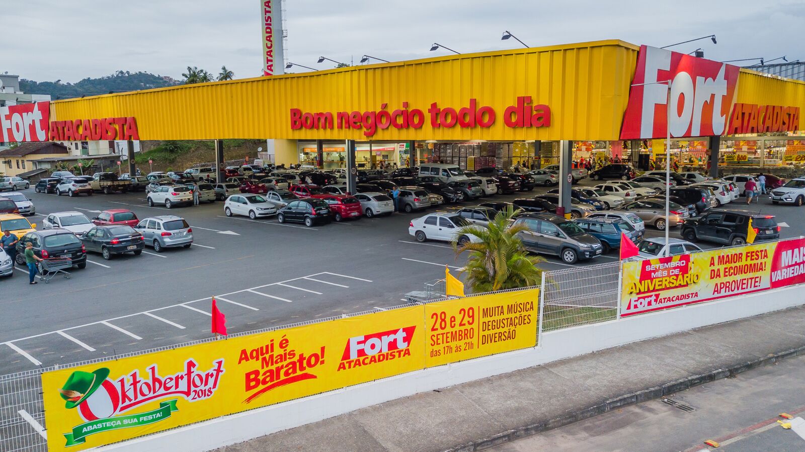 Grupo catarinense que fatura R$ 8,8 bi vai abrir 1º atacarejo no estado de  SP - Seu Dinheiro