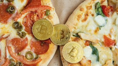 Bitcoin,Pizza,Day,22,May.,Cryptocommunity,Holiday.,2,Pizzas,For
