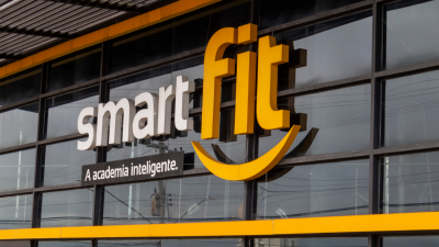 Fachada de academia SmartFit em São Paulo SMFT3 IPO