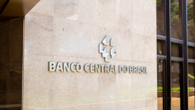 Foto da fachada do Banco Central; servidores finalizam greve