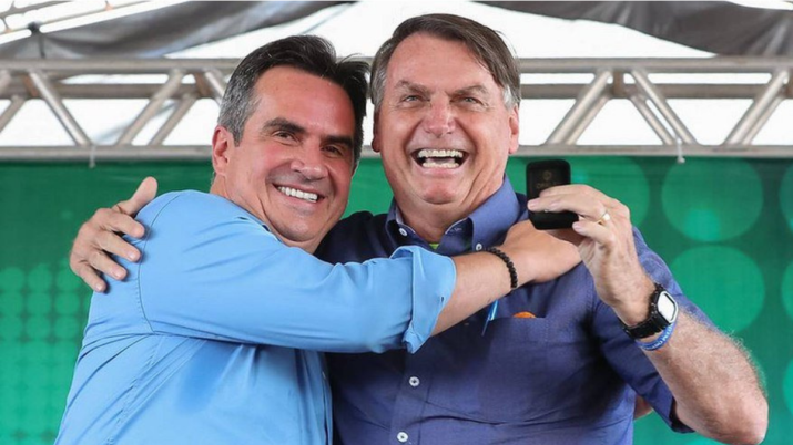 Ciro Nogueira, ministro-chefe da Casa Civil, ao lado de Jair Bolsonaro