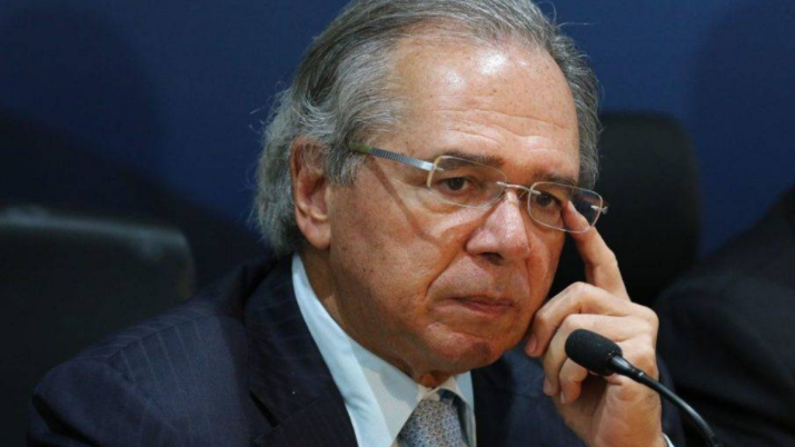 Paulo Guedes, no comando do Ministério da Economia, fala sobre impostos com empresários