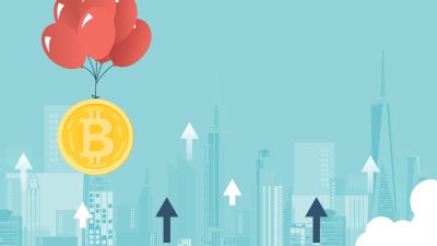 desenho de uma criptomoeda subindo ao céu presa por um balão. Arranhas céus, e setas para cima ao fundo