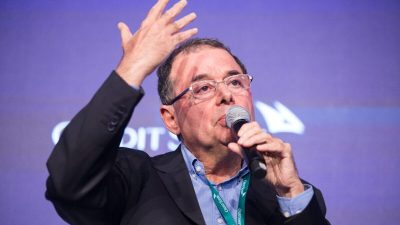 Luis Stuhlberger, gestor do Fundo Verde, falando durante evento do Credit Suisse