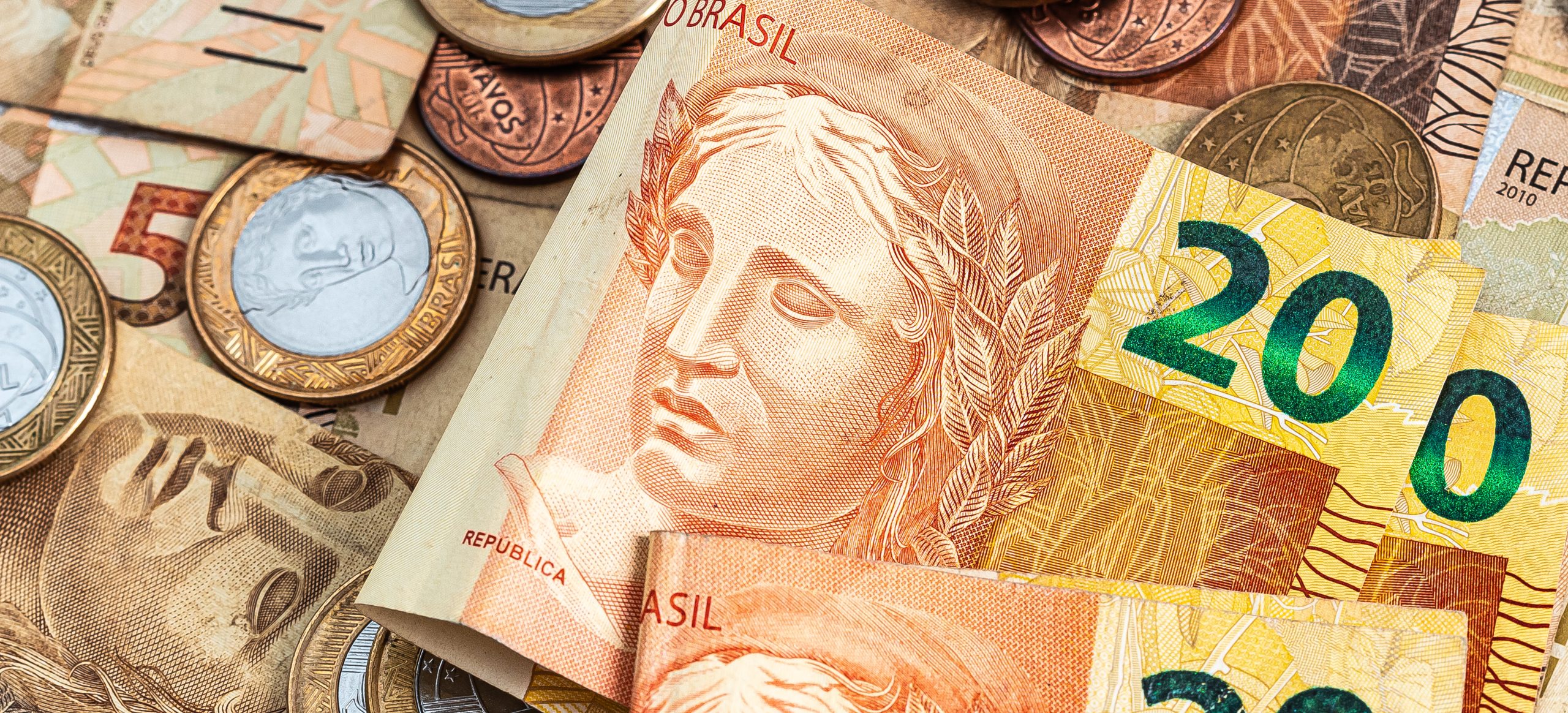 Dinheiro esquecido no Banco Central chega a cifras milionárias em real