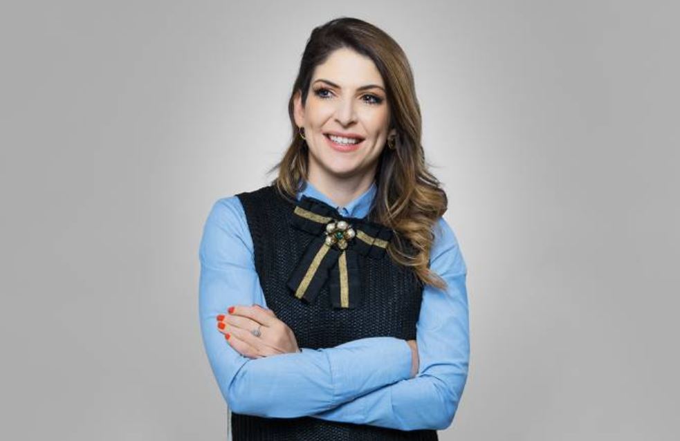 Retrato de Carol Paiffer, jurada do Shark Tank Brasil.