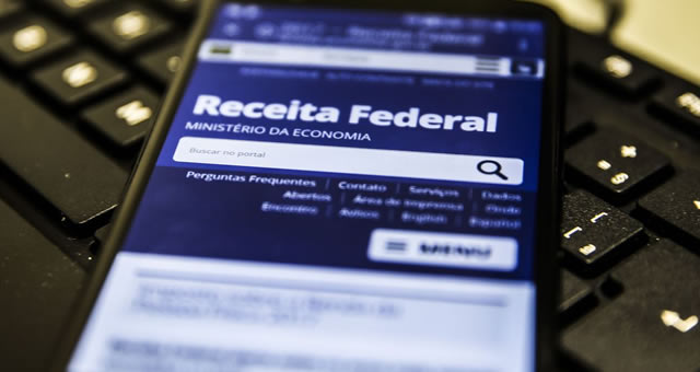 Receita federal desmente fake news