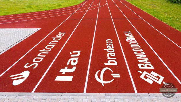 pista de corrida entre bancos Itaú, Santander, Banco do Brasil; carreira