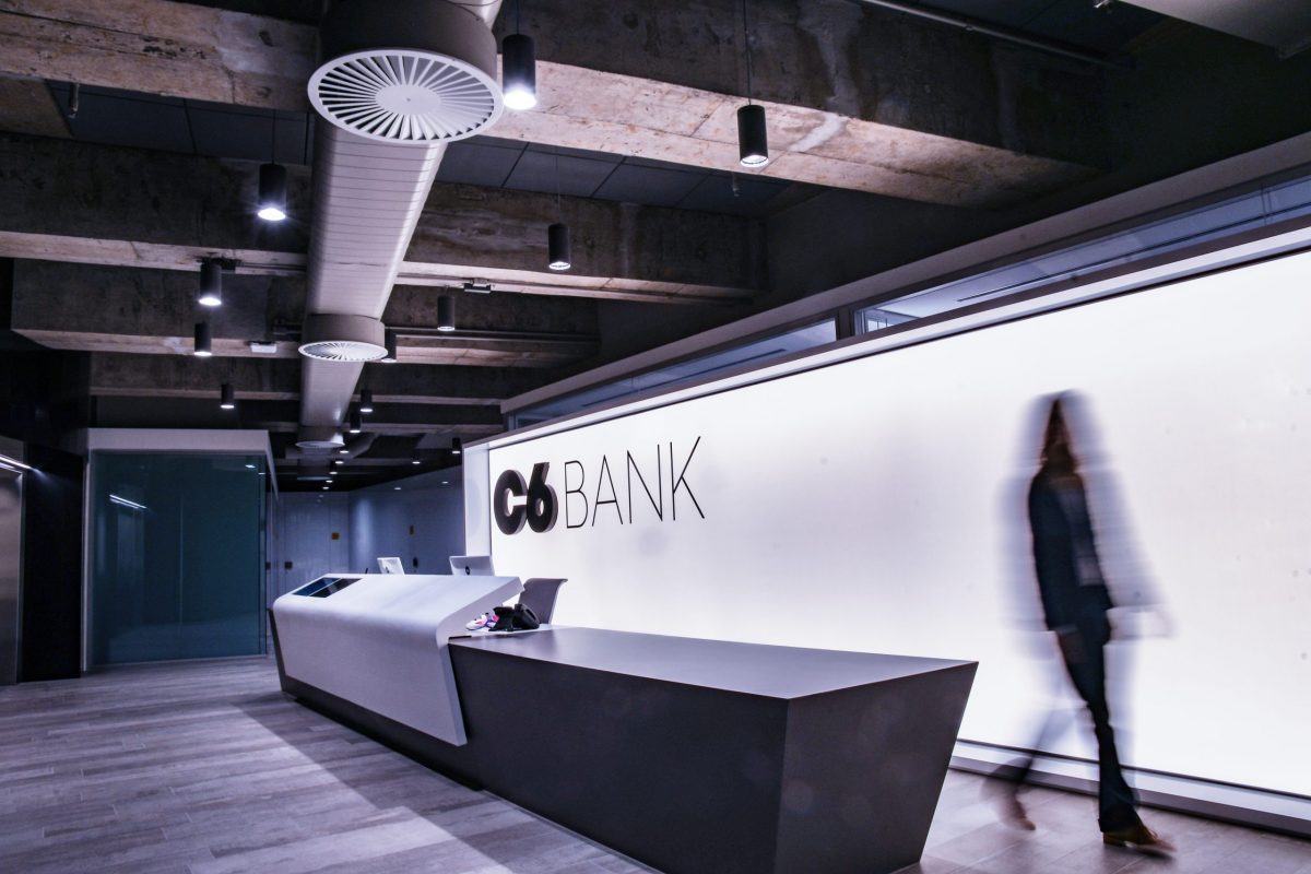foto da sede do banco digital C6 Bank; estágio