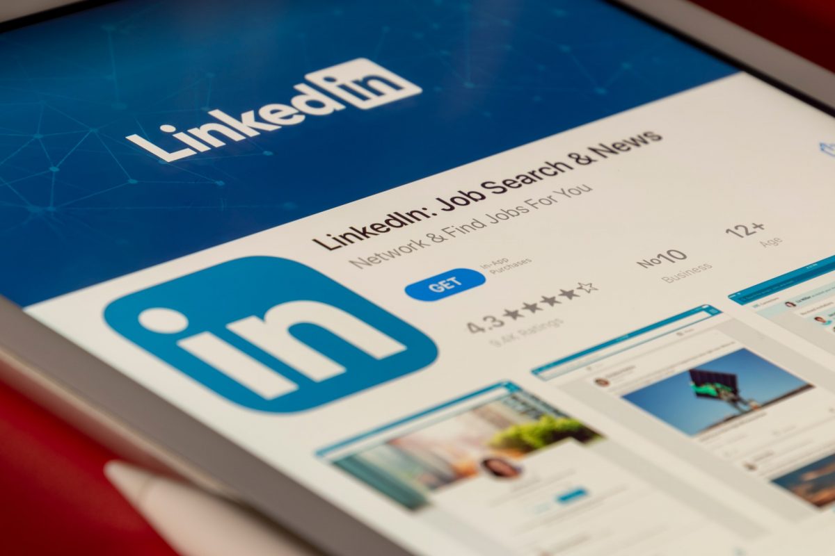 plataforma de empregos linkedin