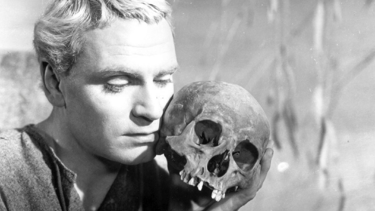 Encenação da peça "Hamlet", de Shakespeare