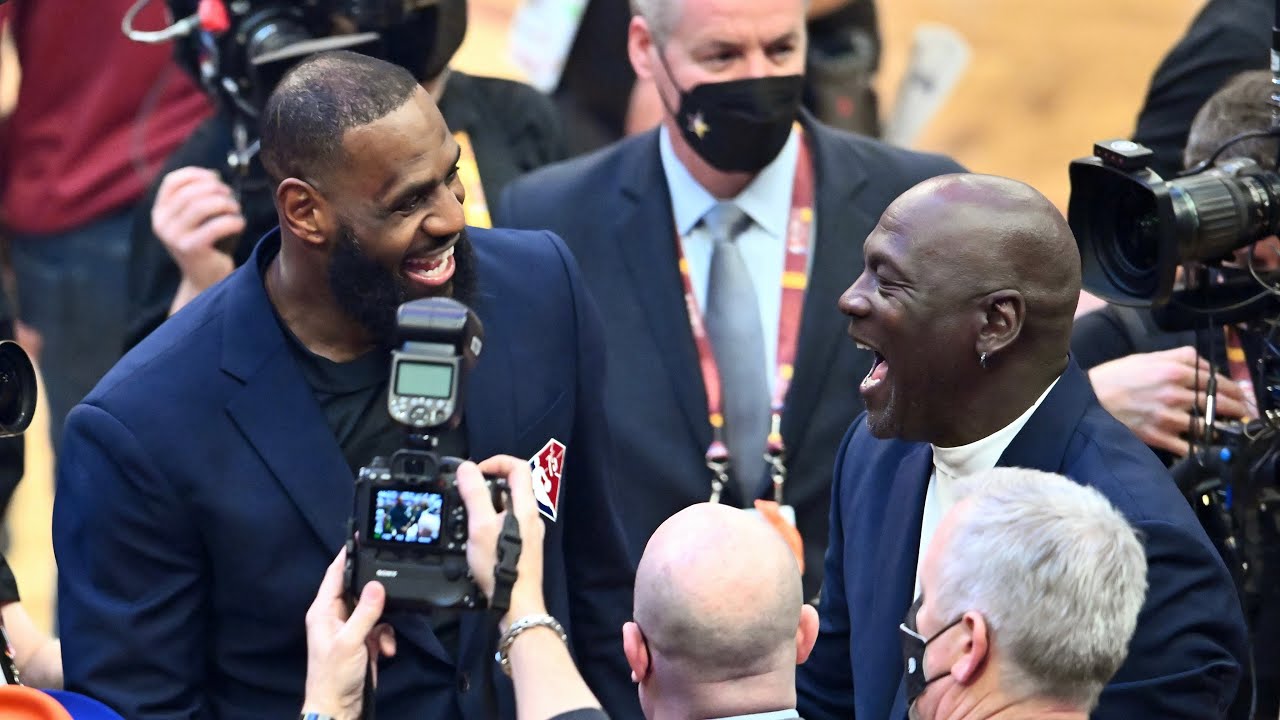 Os bilionários Lebron James e Michael Jordan