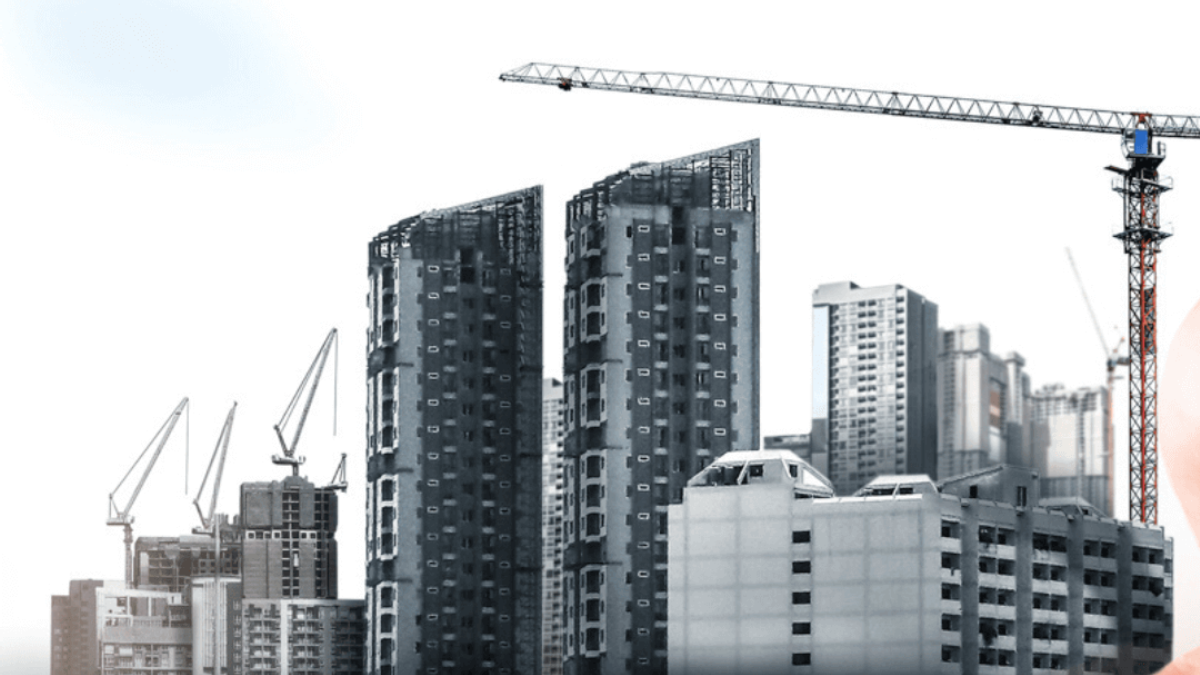 Montagem com prédios e outros imóveis em construção e guindastes | Fundos imobiliários, incorporadoras, construtoras, ações, MRV