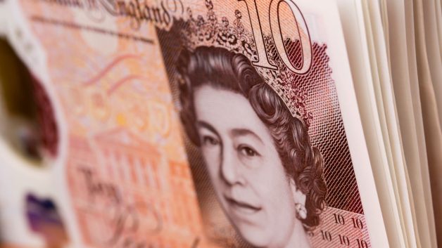 Nota de 10 libras com a imagem da rainha Elizabeth II