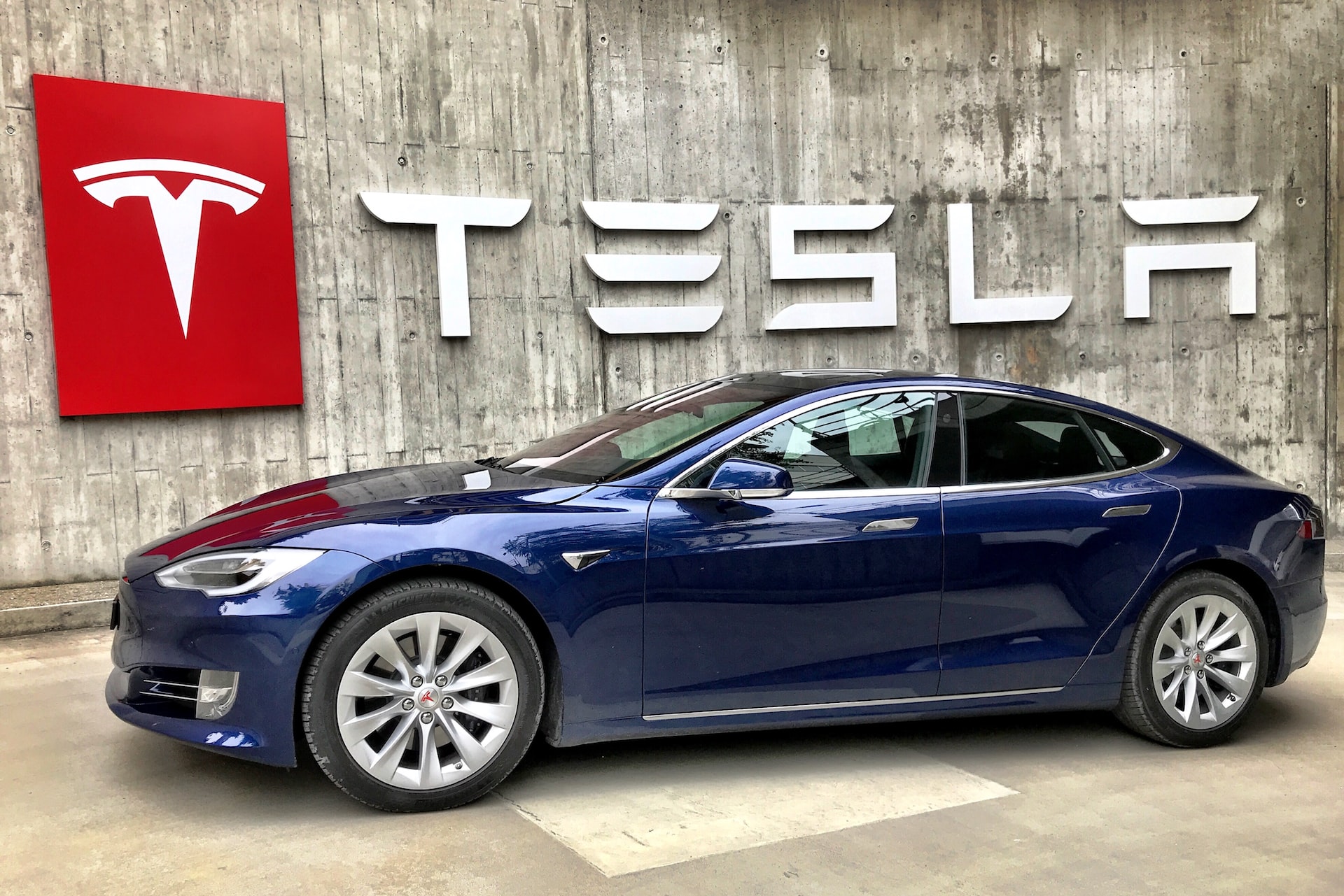 Tesla, carro elétrico, elon musk