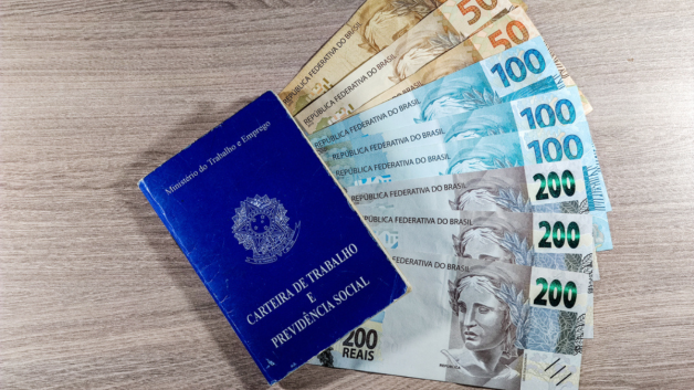 salário dinheiro carteira de trabalho imposto de renda