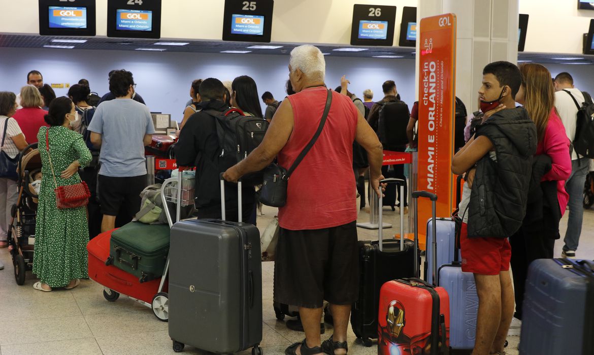 Fila em aeroporto