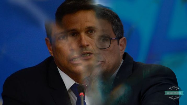 Roberto Campos Neto, presidente do Banco Central, em efeito parecido com o do filme Tudo em Todo Lugar ao Mesmo Tempo