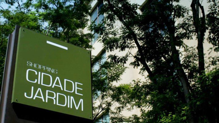 Placa com o nome do Shopping Cidade Jardim, um empreendimento da JHSF Participações