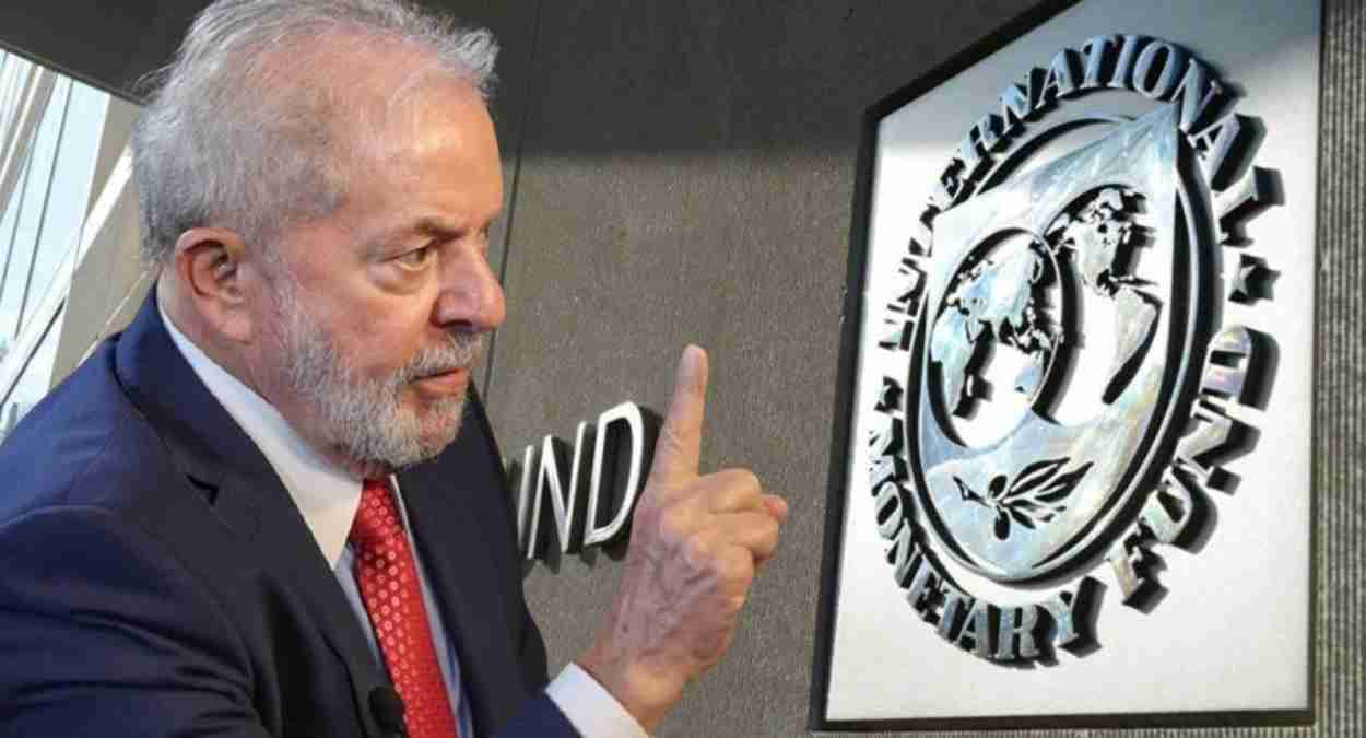 Presidente Lula com o símbolo do FMI ao fundo