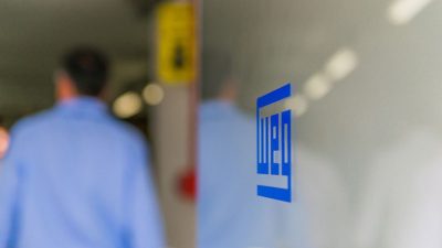 Porta mostra logo da Weg (WEGE3)
